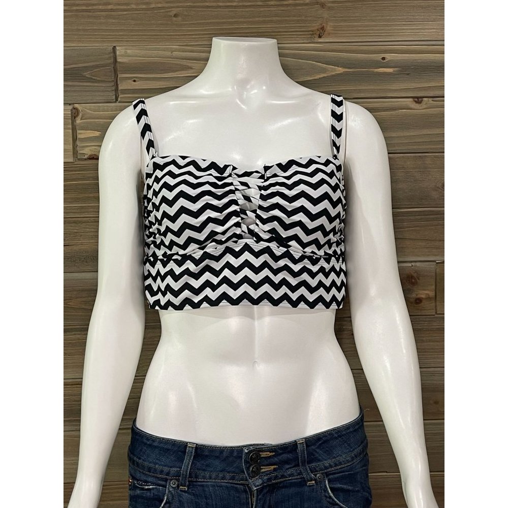 Torrid Bikini Swimsuit Top 00 Medium Large Chevron Black White Adjustable Straps